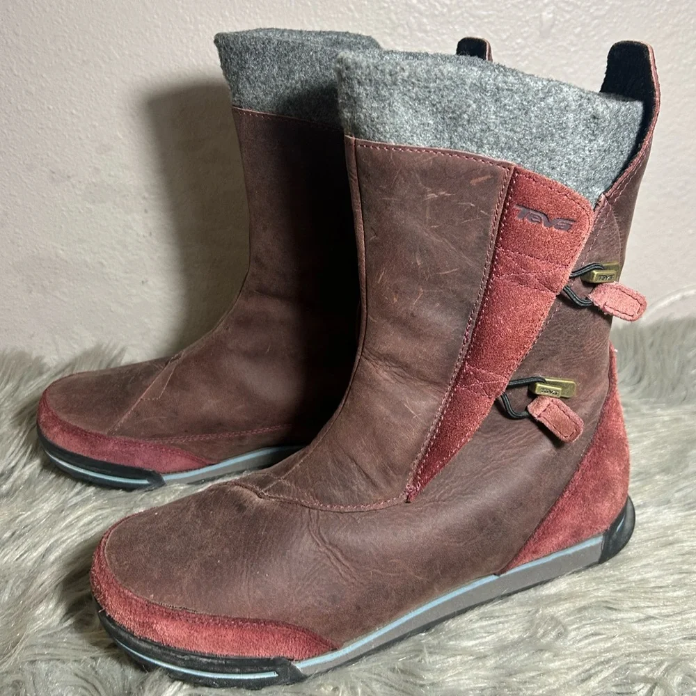 Teva Haley WP Boot Women's Burgundy Gray Boots Size 8